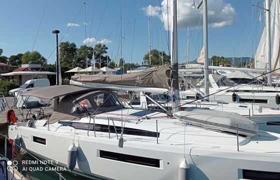 Sailboat Jeanneau Sun Odyssey 410 12.35m