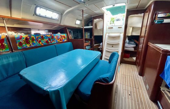 Sailboat Beneteau Oceanis 400 12m