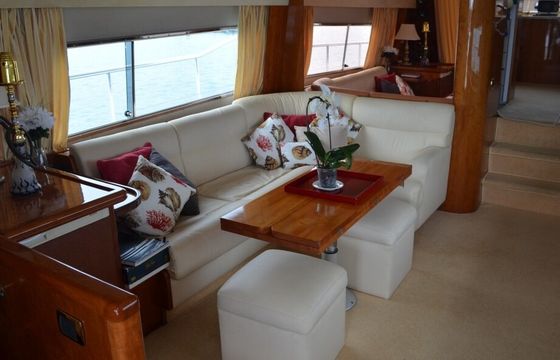 Motor yacht Falcon 70 1640hp