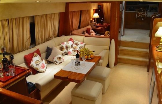 Motor yacht Falcon 70 1640hp