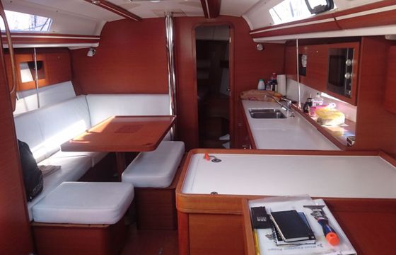 Sailboat DUFOUR 375 Grand large 11.2m