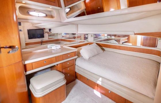 Motorboat Sea Ray Sedan Bridge 56 2000hp