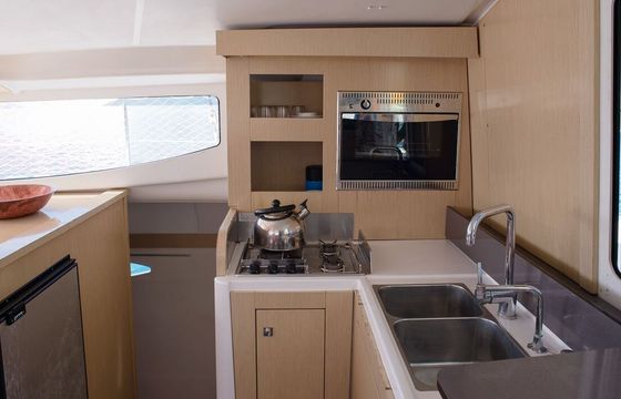 Catamaran FOUNTAINE PAJOT 36 11m