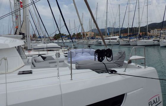 Catamaran Catana Group Bali 4.2 - 4 + 2 cab. 12.85m