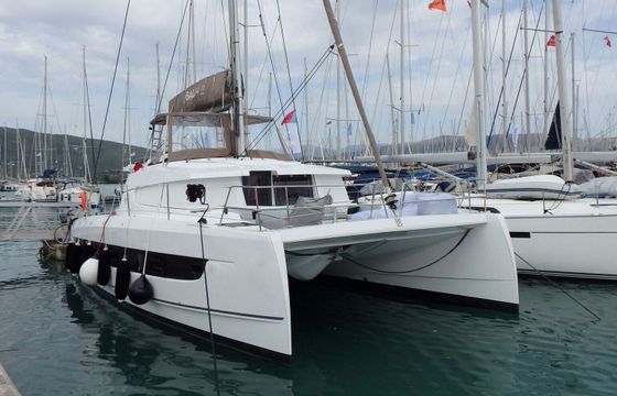Catamaran Catana Group Bali 4.2 - 4 + 2 cab. 12.85m