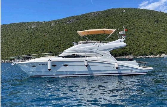 Motorboat Beneteau Antares 42