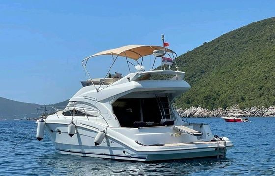Motorboat Beneteau Antares 42