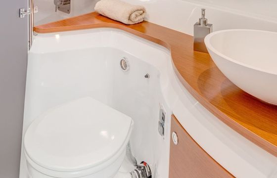 Motorboat Beneteau Antares 42