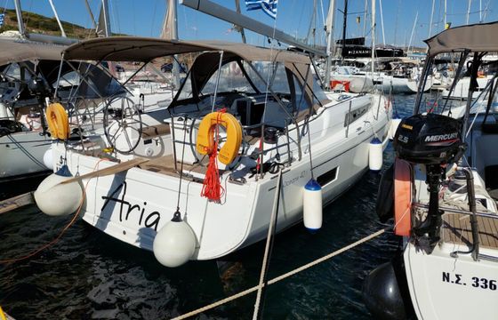 Sailboat Beneteau Oceanis 40.1 12m