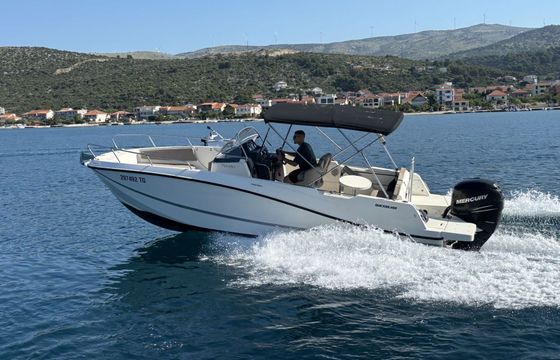 Motorboat Quicksilver Activ 755 Open 250hp