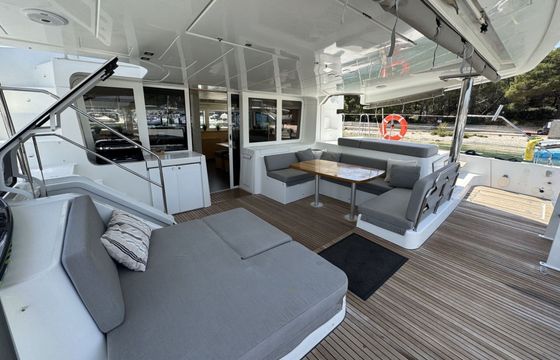 Catamaran Lagoon 52F 15m