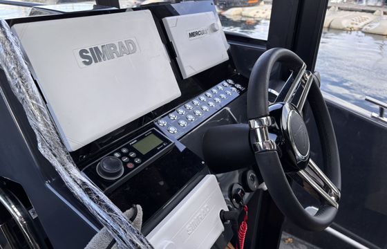 Motorboat Dromeas 28 SUV 500hp