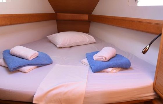 Sailboat JEANNEAU SUN ODYSSEY 439 13.34m