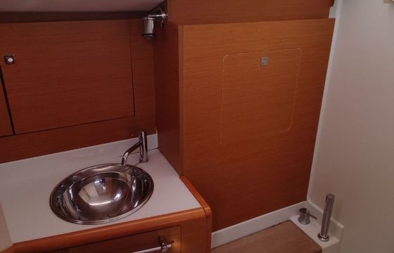 Sailboat JEANNEAU SUN ODYSSEY 439 13.34m