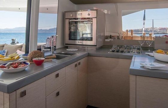 Catamaran Fountaine Pajot Fountaine Pajot Astrea 42 - 4 + 1 cab. 12m