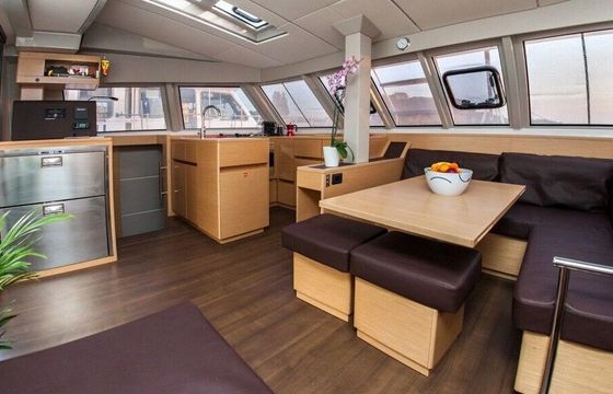 Catamaran LAGOON 450F 13.96m