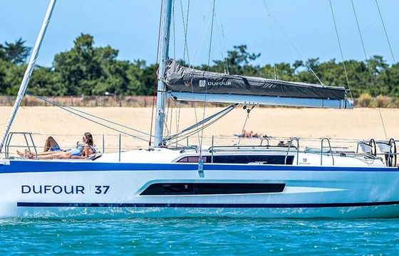 Sailboat 3 DUFOUR 37 KA (3D/2C) 10m