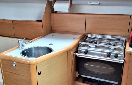 Sailboat Jeanneau SUN ODYSSEY 33I 9m