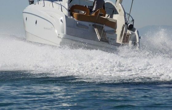 Motorboat Jeanneau Montecarlo 460hp