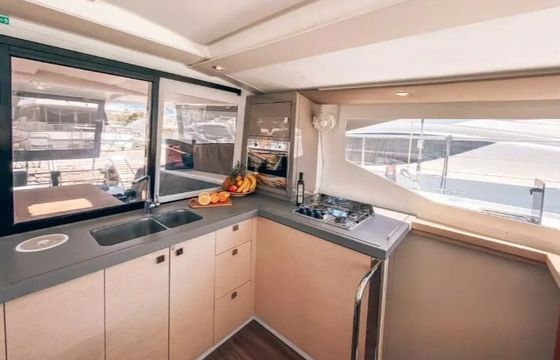 Catamaran Lucia 40 11m