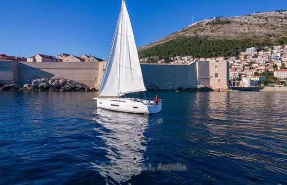 Sailboat Beneteau Oceanis 40.1 12.43m