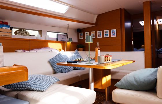 Sailboat Jeanneau Sun Odyssey 469 14m