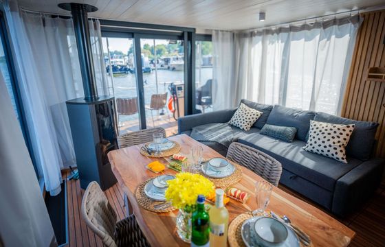 Houseboat WOMA D13