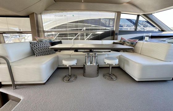 Motor yacht Princess Flybridge 55 1800hp