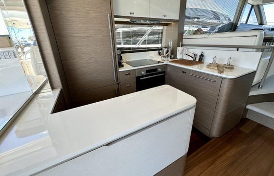 Motor yacht Princess Flybridge 55 1800hp