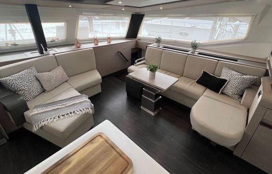 Catamaran Fountaine Pajot Aura 51 15.5m