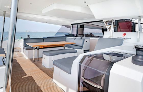 Catamaran Fountaine Pajot Aura 51 15.5m