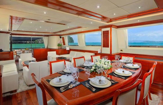 Motor yacht Falcon 106ft 2280hp