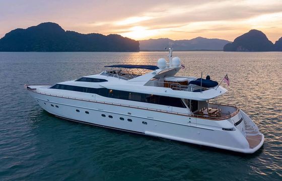 Motor yacht Falcon 106ft 2280hp