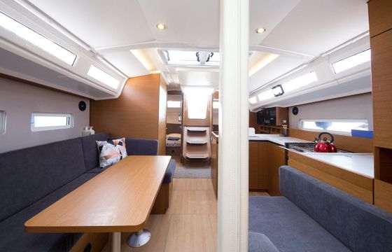 Sailboat Sun Odyssey 410 12m