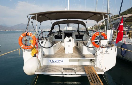 Sailboat Sun Odyssey 410 12m