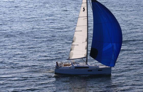 Sailboat Beneteau Oceanis 35 10.45m