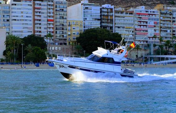 Motorboat Doqueve 360 11 metros 460hp