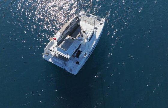 Catamaran Catana Group Bali 4.8 - 4 + 1 cab. 14m