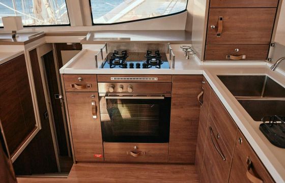 Catamaran Catana Group Bali 4.8 - 4 + 1 cab. 14m