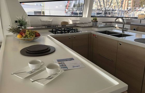Catamaran Bali 5.4 16.8m