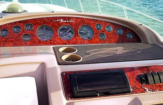 Motorboat BAYLINER AVANTTI 40 700hp