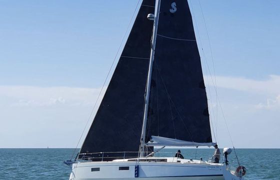 Sailboat Beneteau Oceanis 38.1 11.5m