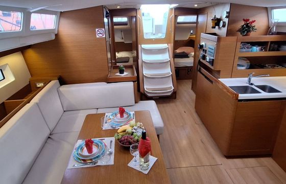 Sailboat Jeanneau Sun Odyssey 490 14.22m