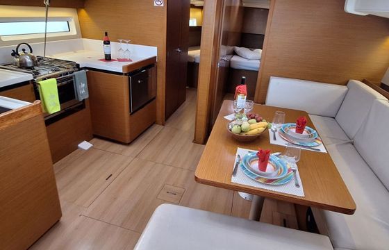 Sailboat Jeanneau Sun Odyssey 490 14.22m