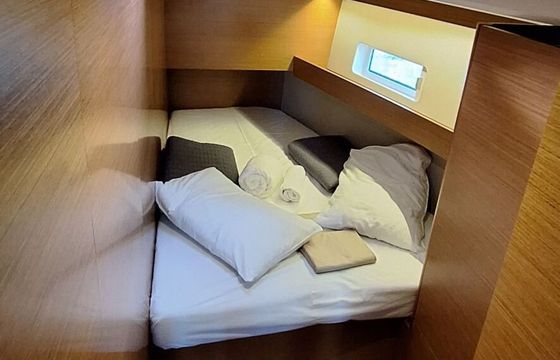 Sailboat Jeanneau Sun Odyssey 490 14.22m