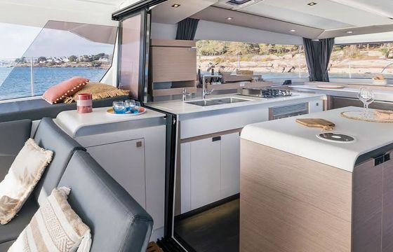 Catamaran Fountaine Pajot Aura 51 15.91m