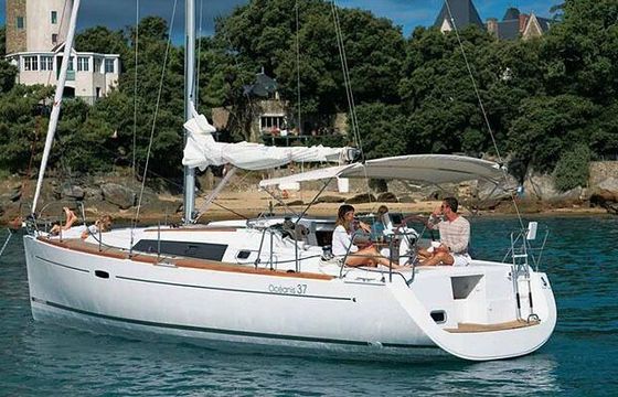 Sailboat Beneteau Oceanis 37 refit 2022 11.58m