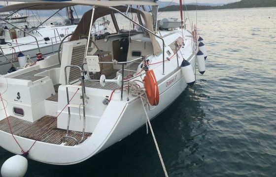 Sailboat Beneteau Oceanis 37 refit 2022 11.58m