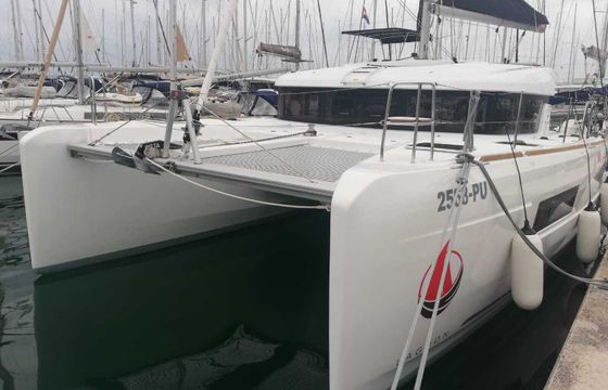 Catamaran LAGOON 40 11.74m