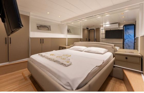 Motor yacht 2010 Falcon86s 800hp